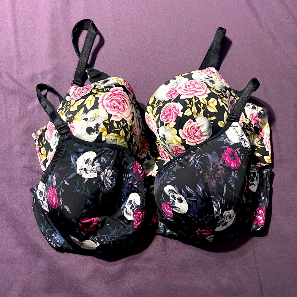 Pair of 40DD Torrid skull and flower print bras